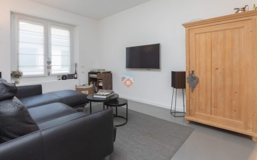 3 camere ristrutturato con terrazza, cantina e due posti auto