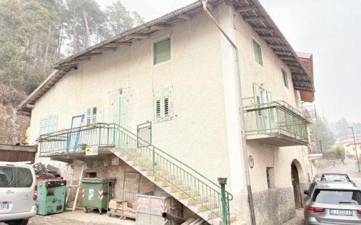 Ampia casa in vendita nel cuore di Cavareno