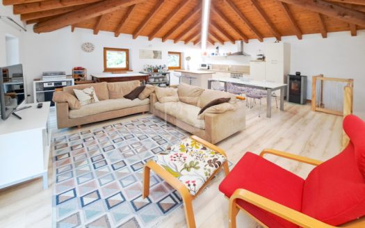 NELL PIAZZA DI ENGUISO