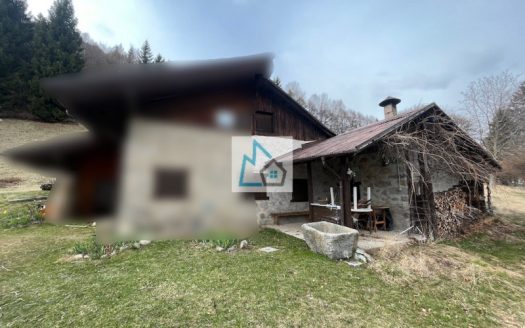 Baita in Vendita a Valdaone – Un Rifugio Incantevole nella Natura