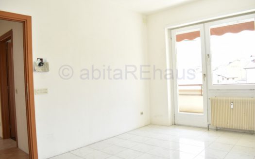 Grande quadrilocale con vista aperta – vicino al centro di Bolzano.