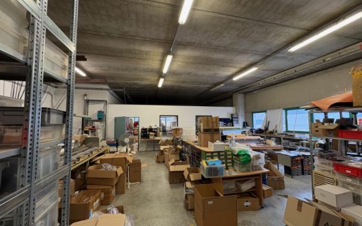 Spini di Gardolo – Capannone con uffici