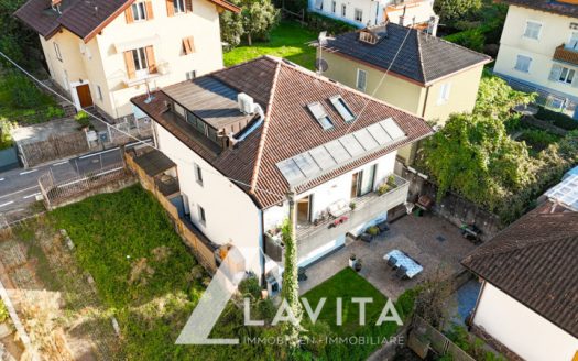 Villa bifamiliare a Laives