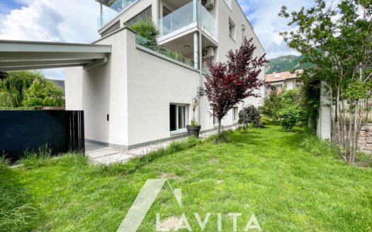 Grande appartamento con giardino a Ora