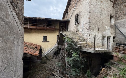 Lisignago, Val di Cembra – Casa da ristrutturare ideale come operazione