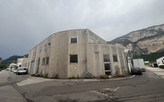 VIA DEL COMMERCIO – VIA MACCANI – CAPANNONE 600 MQ + UFFICI 300 MQ