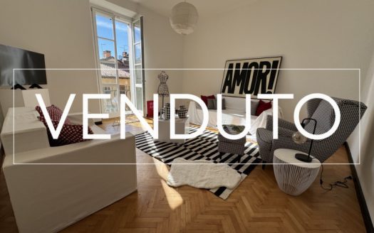 CENTRO STORICO – SPAZIOSO TRE STANZE VISTA DUOMO