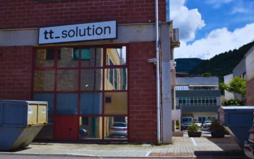 Capannone – Bolzano via di Mezzo ai Piani – MV25006