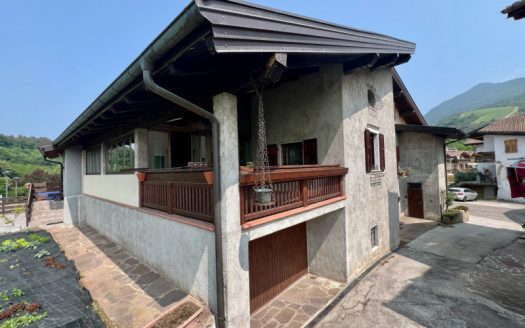 GARDOLO DI MEZZO – VILLA DI GRANDE METRATURA