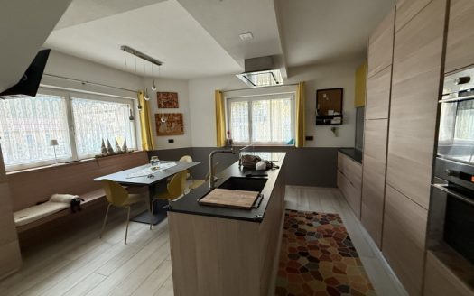 **Appartamento su Due Piani in Vendita a Predazzo**