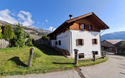 MASO TERRA CIELO E FIENILE IN POSIZIONE ESCLUSIVA