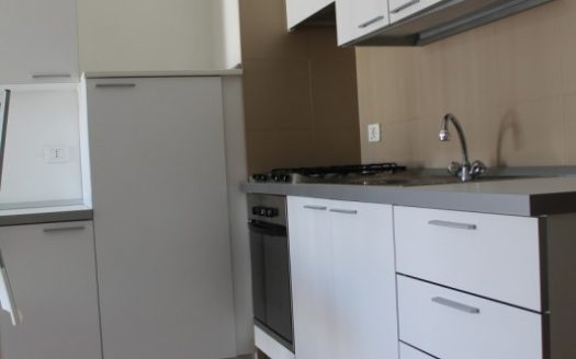 Spazioso bilocale con terrazzino in affitto nel centro di Pergine