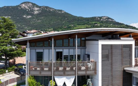 ATTICO CON VISTA SULLA CITTÀ DI TRENTO