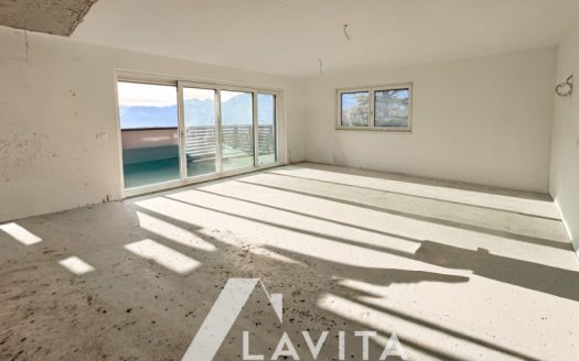 Trilocale con terrazza a Montagna