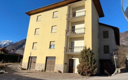 VENDIAMO CASA SINGOLA CON TERRENO A TUENNO VILLE D’ ANAUNIA