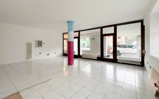 Locale commerciale in ottima posizione