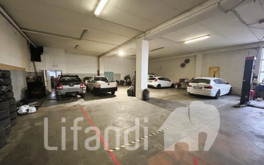 Capannone in zona industriale