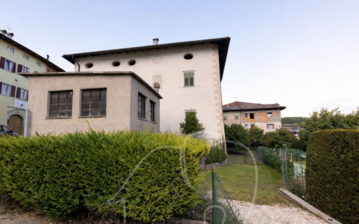 Tuenno – Palazzo in vendita