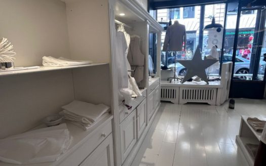 Prestigioso negozio in affitto nel centro storico di Trento in Via Mantova