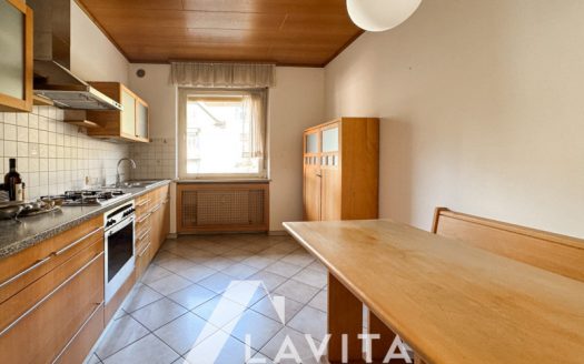 Quadrilocale con balcone a Merano