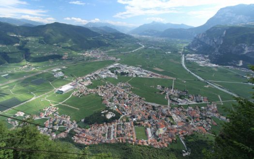 Mezzocorona, nuova palazzina in posizione residenziale