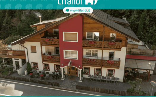 Locanda con 7 camere e appartamento privato