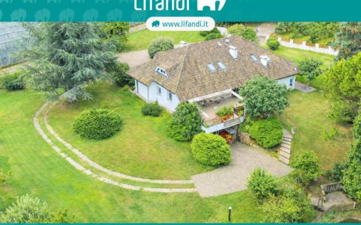 Cornaiano – Villa immersa nel verde