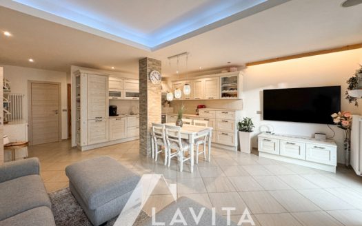 Ampio trilocale ristrutturato a Laives