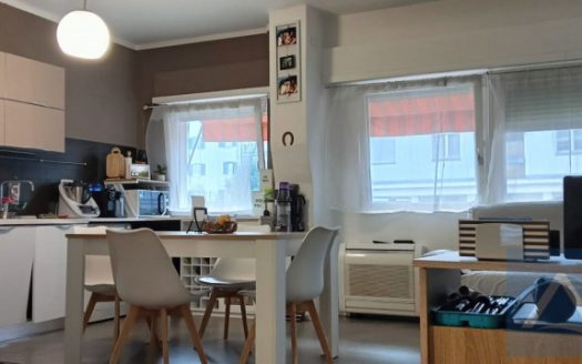 Luminoso monolocale in vendita a Bolzano, zona Oltrisarco-Aslago