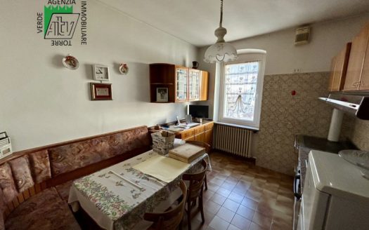 VILLE D’ANAUNIA – TUENNO – CASA TERRATETTO LIBERA SU 2 LATI