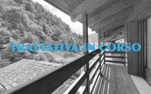 Porzione di casa a pochi passi dal lago