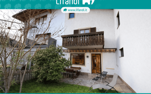 Casa a schier a Bolzano con Giardino