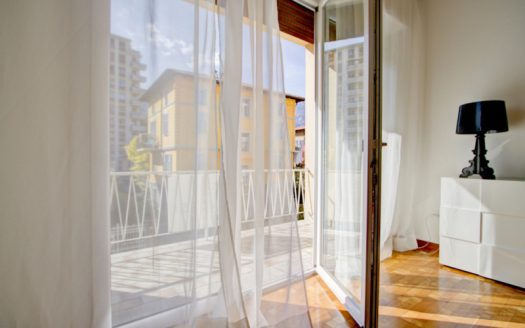 Ampio pentalocale con doppio balcone