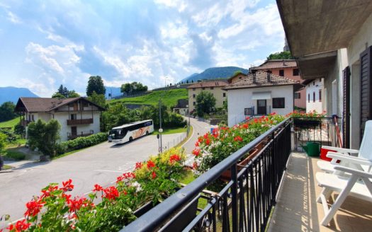 Luminoso appartamento trilocale con possibilità di ampliamento a Stenico