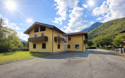 A POCHI PASSI DAL LAGO