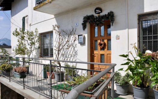 Ampia porzione di casa su 4 piani