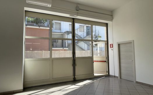 Ampio laboratorio in affitto a Trento, zona Cristore – Spazi versatili e moderni
