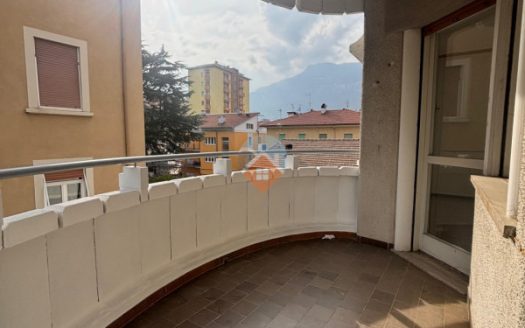 Quadrilocale in centro con GARAGE e terrazzino!