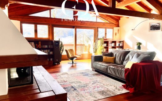 PRESTIGIOSA VILLA SINGOLA CON AMPIO TERRENO