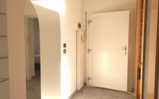 Trilocale più studio e cucina separata AV25053