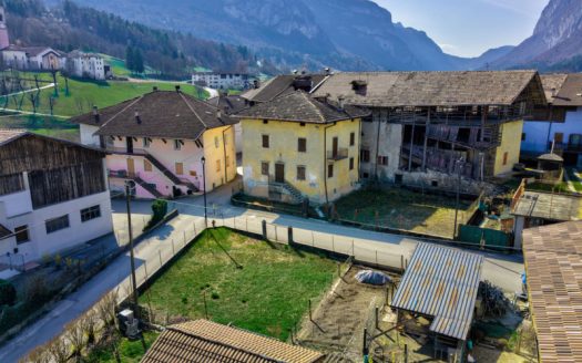 Casa singola con giardino a Comano Terme