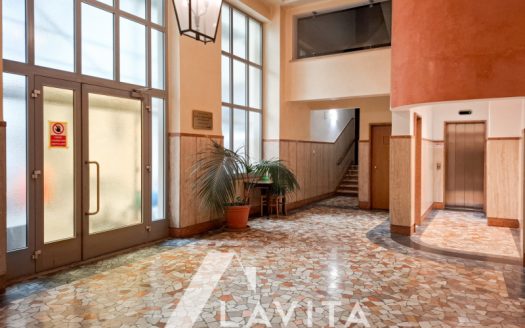 Quadrilocale con balcone e garage a Bolzano