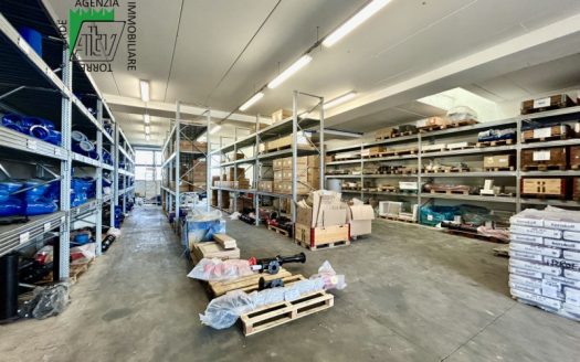 CLES – AMPIO CAPANNONE IN VENDITA