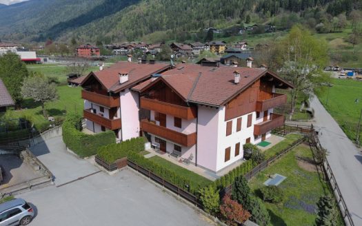 LUMINOSO QUADRILOCALE CON GARAGE NEL CUORE DELLA VAL RENDENA