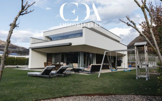 POVO – OLTRECASTELLO – VILLA SINGOLA IN POSIZIONE DI ASSOLUTO PREGIO