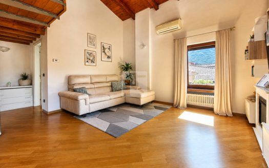 Duplex mansardato