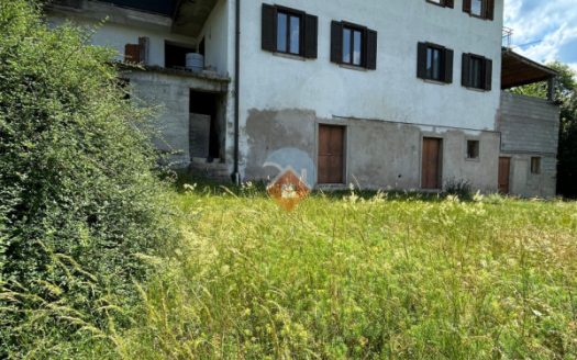 Splendido Maso Indipendente con Vista Mozzafiato ad Ala
