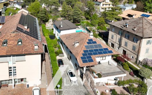 Casa singola con ampio garage a Egna