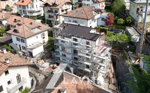Nuovo quadrilocale con giardino a Laives