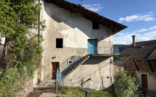 Casa da ristrutturare con giardino – Lisignago